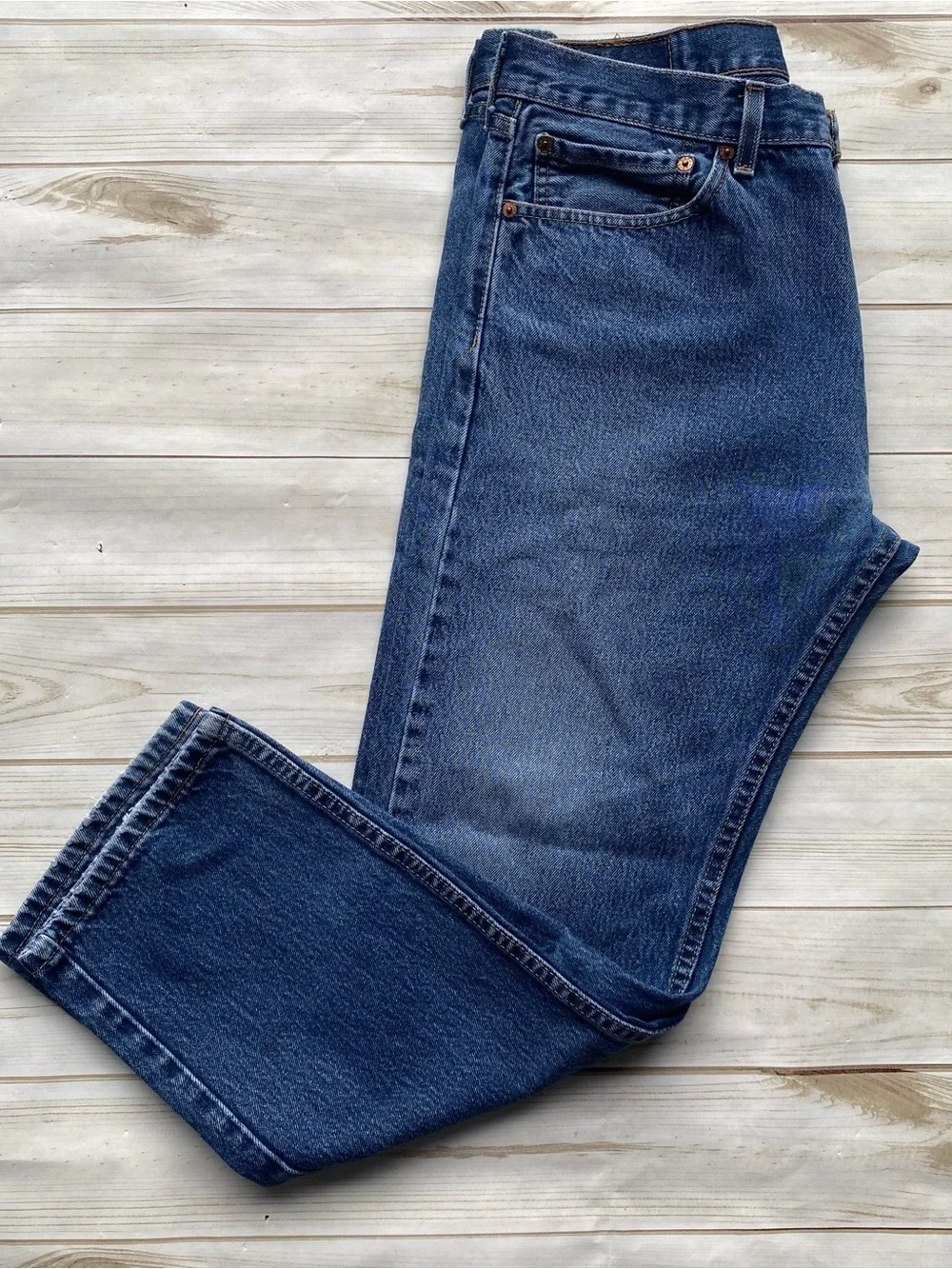 Levi’s 505 Classic regular fit straight leg medium wash denim jeans timeless 35
